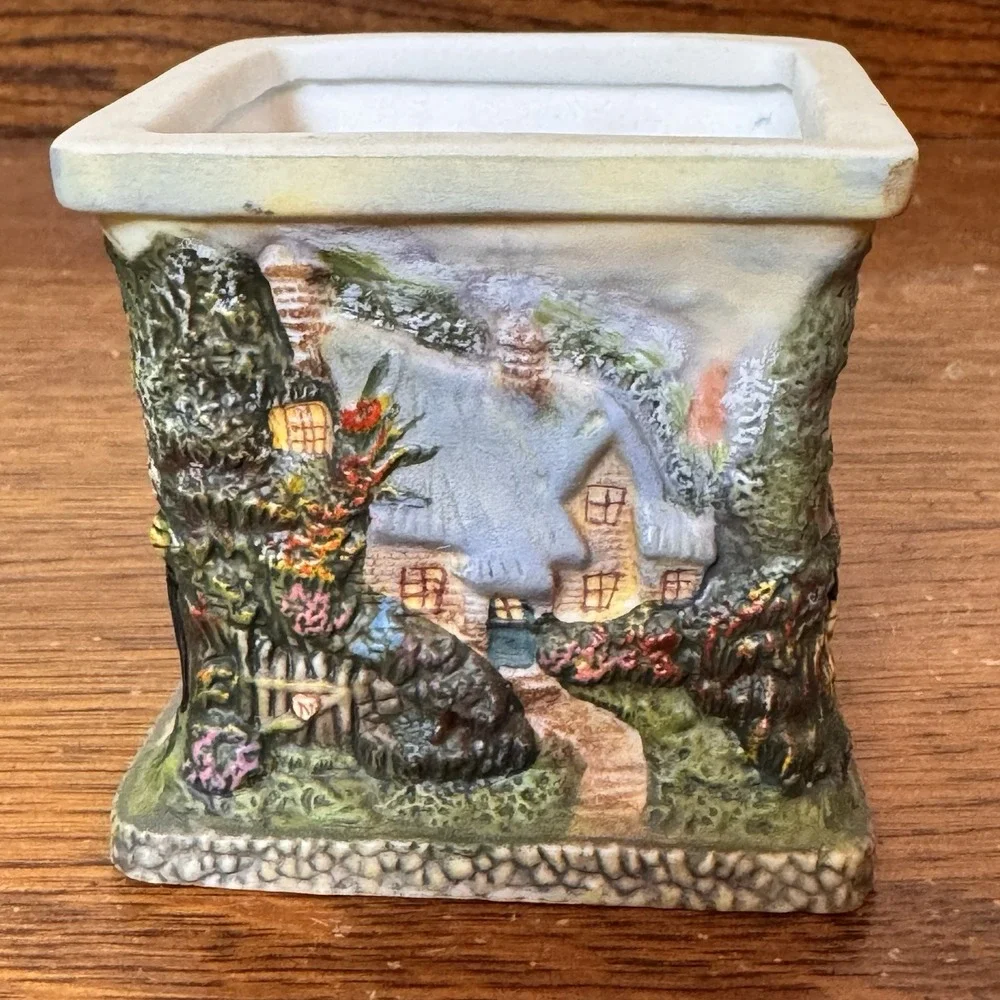 Thomas Kinkade Cottage Planter 3